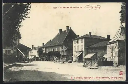 AK Varenne-St-Sauveur, Place de l`Église avec bâtiments et boutiques