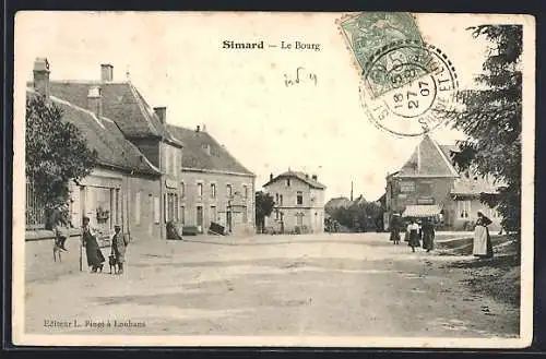 AK Simard, Le Bourg avec des habitants dans la rue