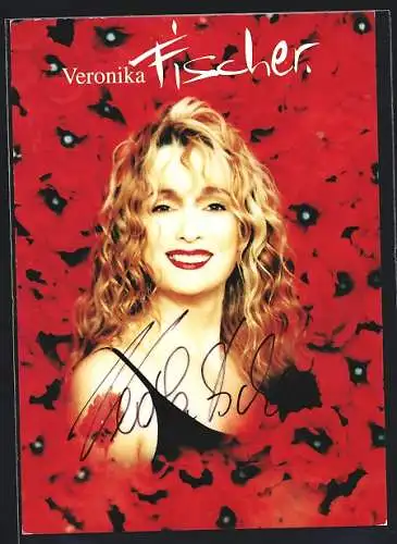 AK Musikerin Veronika Fischer inmitten von Blumen, original Autograph