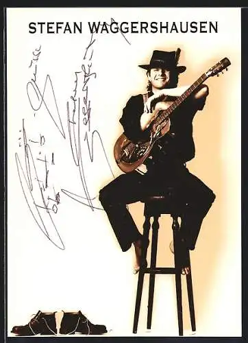 AK Musiker Stefan Waggershausen mit Hut und Gitarre, original Autograph