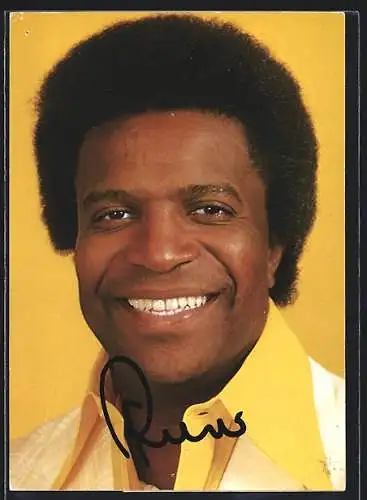 AK Musiker Roberto Blanco lächelnd, original Autograph