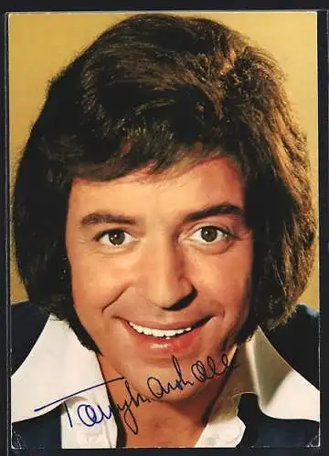AK Musiker Tony Marshall mit freundlichem Lächeln, Autograph
