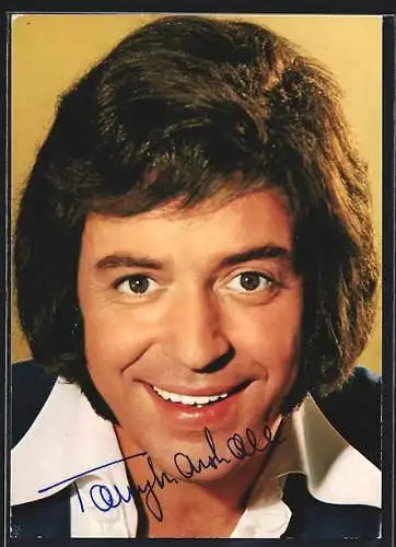 AK Musiker Tony Marshall mit freundlichem Lächeln, Autograph