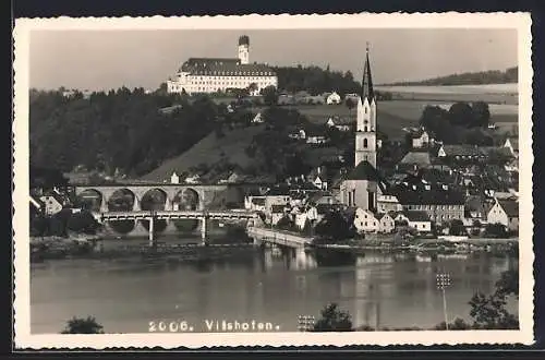 AK Vilshofen, Teilansicht mit Kirche vom Wasser aus