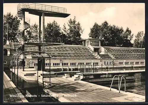 AK Wittenberg-Piesteritz / Lutherstadt, Schwimmbad im Volkspark