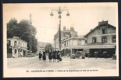 AK Bagnoles-de-l`Orne, Place de la République et Rue de la Ferté