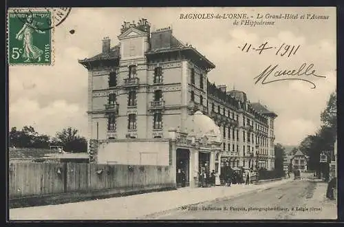 AK Bagnoles-de-l`Orne, Le Grand-Hotel et l`Avenue de l`Hippodrome