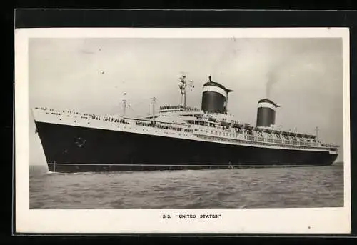 AK Passagierschiff SS United States auf hoher See
