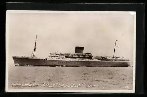 AK Passagierschiff RMMV Pretoria Castle auf hoher See, Union-Castle Liner