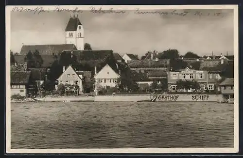 AK Immenstadt /See, Ansicht vom Wasser auf den Gasthof Schiff