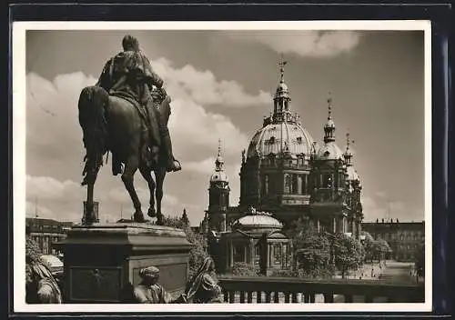 AK Berlin, Blick von der National-Galerie auf den Dom