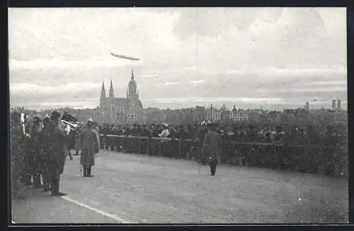 AK München, Zeppelins Fernfahrt, Ankunft des Zeppelin 1909