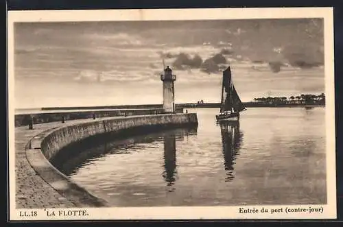 AK La Flotte, Entrèe du port (contre-jour)