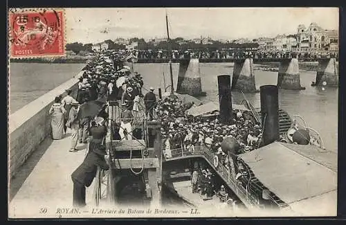 AK Royan, L`Arrivèe du Bateau de Bordeaux