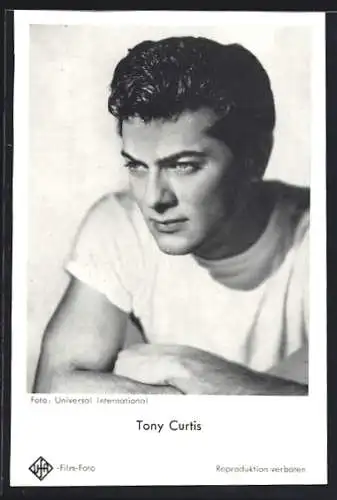 AK Schauspieler Tony Curtis in weissem T-Shirt