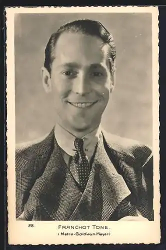AK Schauspieler Franchot Tone mit charmantem Lächeln