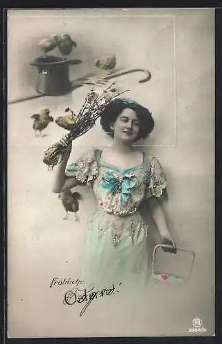 Foto-AK RPH Nr.2669 /5: Fröhliche Ostern, Junge Frau mit Blumenstrauss und einen Korb Ostereier