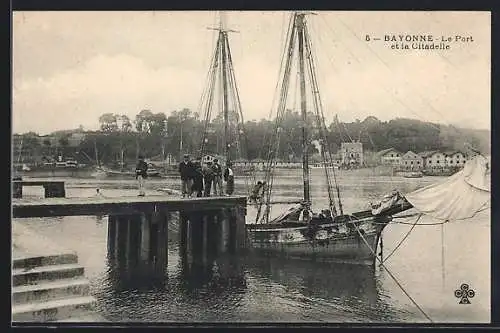 AK Bayonne, Le Port et la Citadelle