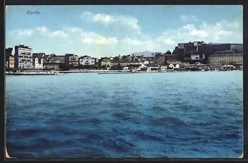 AK Korfu / Corfou, Blick vom Meer auf die Stadt