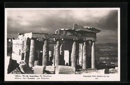 AK Athènes, Sur l`Acropole, les Propylées