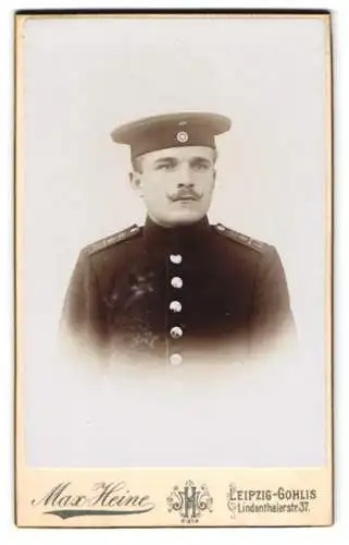 Fotografie Max Heine, Leipzig-Gohlis, Lindenthalerstr. 37, Junger Soldat in Uniform des 77. Artillerie-Regiments