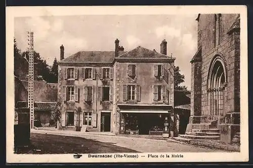 AK Dournazac, Place de la Mairie