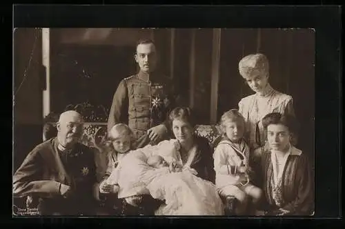 AK Familienportrait um Ernst August von Braunschweig und Cumberland