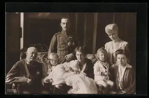 AK Familienportrait um Ernst August von Braunschweig und Cumberland