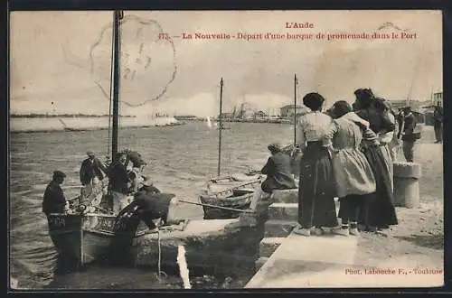 AK La Nouvelle /Aude, Départ d`une barque de promenade dans le Port