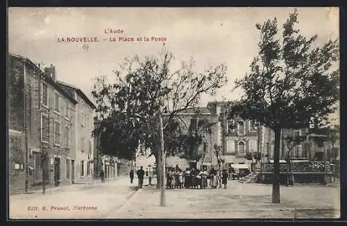 AK La Nouvelle /Aude, La Place et la Poste