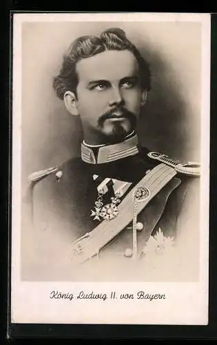 AK Ludwig II. von Bayern mit ernstem Ausdruck im Portrait