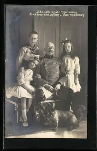 AK Grossherzog von Oldenburg in Uniform mit dem Erbgrossherzog u. den Herzoginnen Ingeborg u. Altburg