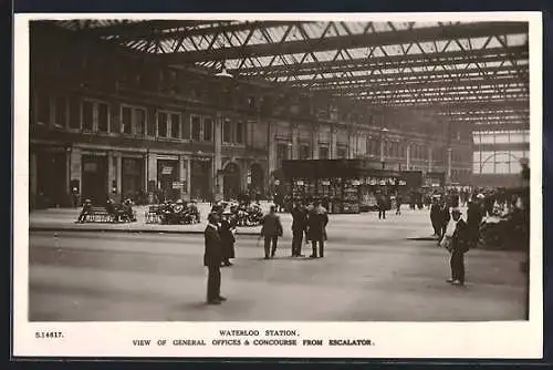 AK London, Waterloo Station, View of General Offices and Concourse