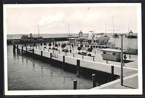 AK Friedrichshafen am Bodensee, Hafen mit Dampfer