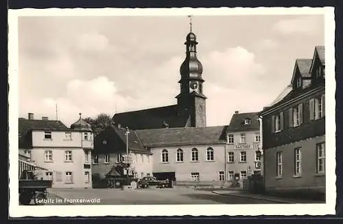 AK Selbitz im Frankenwald, Partie mit Kirchturm und Gasthof