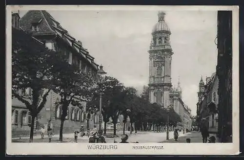 AK Würzburg, Neubaustrasse mit Passanten