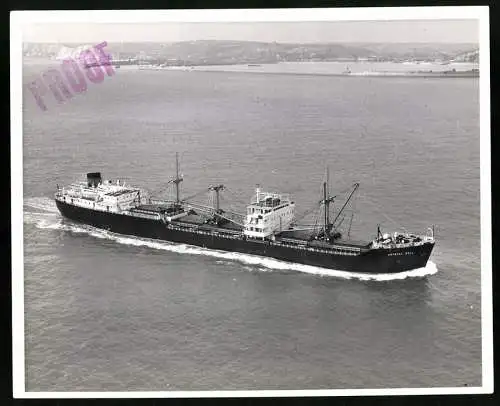 Fotografie Frachtschiff Crystal Bell vor der englischen Küste