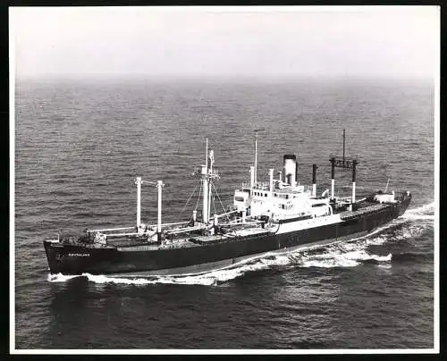 Fotografie Frachtschiff Southland bei voller Fahrt