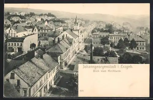 AK Johanngeorgenstadt /Erzgeb., Blick vom Kirchturm auf den Ort, mit Park