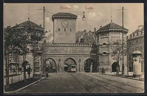 AK München, Isartor mit Strassenbahn