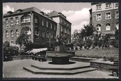 AK Pforzheim /Schwarzwald, Dreitälerbrunnen