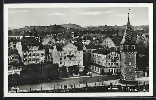 AK Lindau i. B., Strassenpartie mit Hotel Helvetia