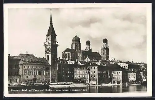 AK Passau, Blick auf Dom und Rathaus vom linken Donauufer aus