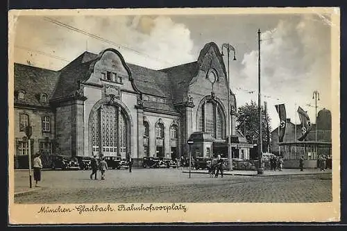 AK München-Gladbach, Bahnhofsvorplatz mit n