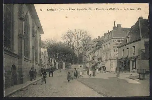 AK Laigle /Orne, Place Saint-Martin, Entrée du Chateau