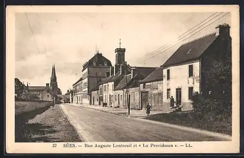 AK Sées, Rue Auguste Lontreuil et La Providence