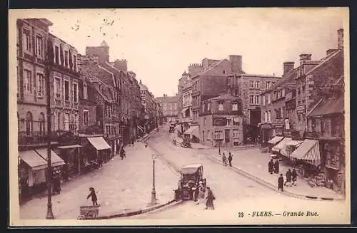 AK Flers, grande-rue, des gens dans la rue