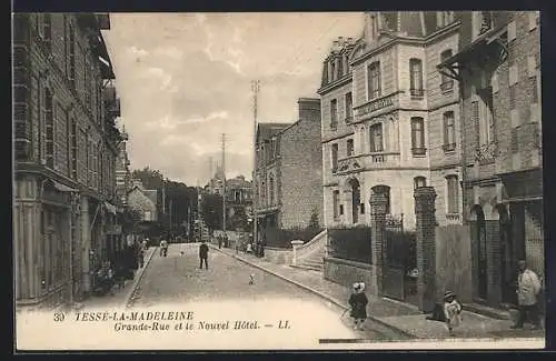 AK Tessé-la-Madeleine, Grande-Rue et le Nouvel Hotel