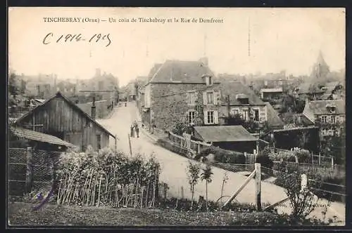 AK Tinchebray, Un coin de Tinchebray et la Rue de Domfront