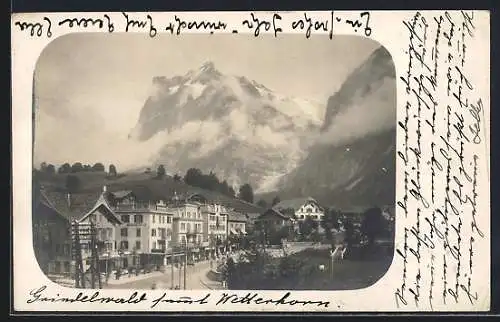 AK Grindelwald, Strassenpartie mit Bergen